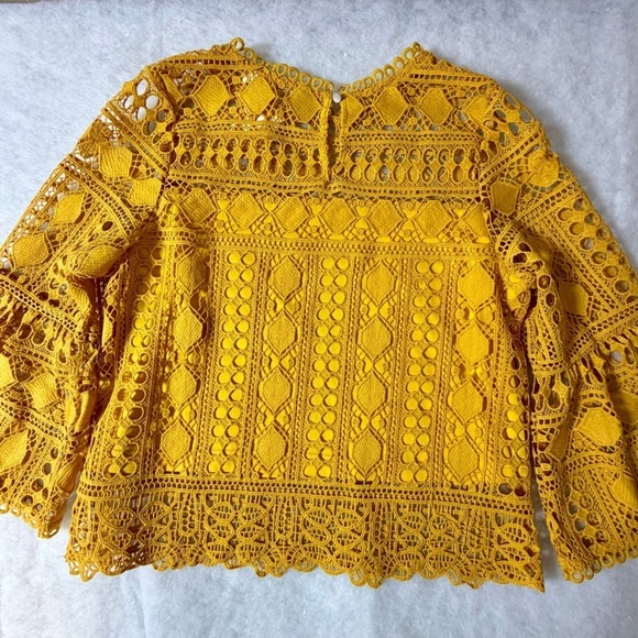 Ellison NWT Mustard Yellow Geometric Lace Bell Sleeve Top KT-1515-6 Womens Small - Picture 2 of 9